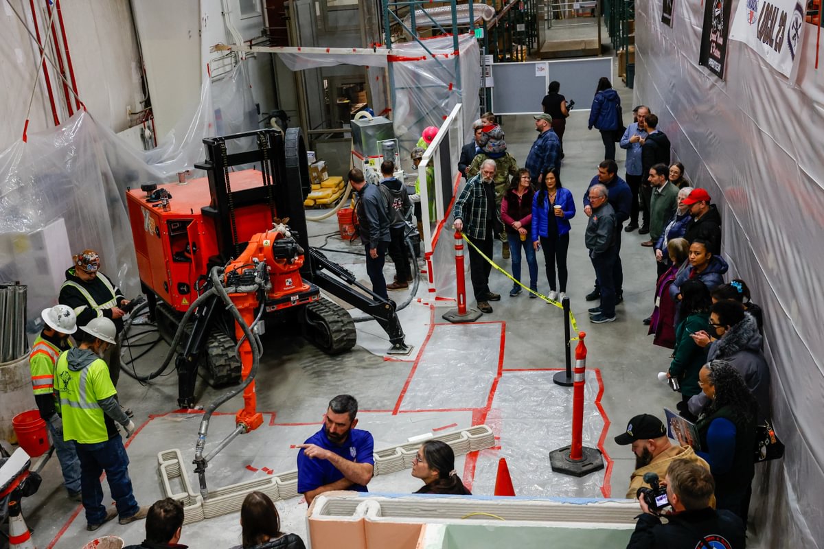250226-3D-CONCRETE-PRINTING-DEMONSTRATION-KLB-1105 - Medium.jpg