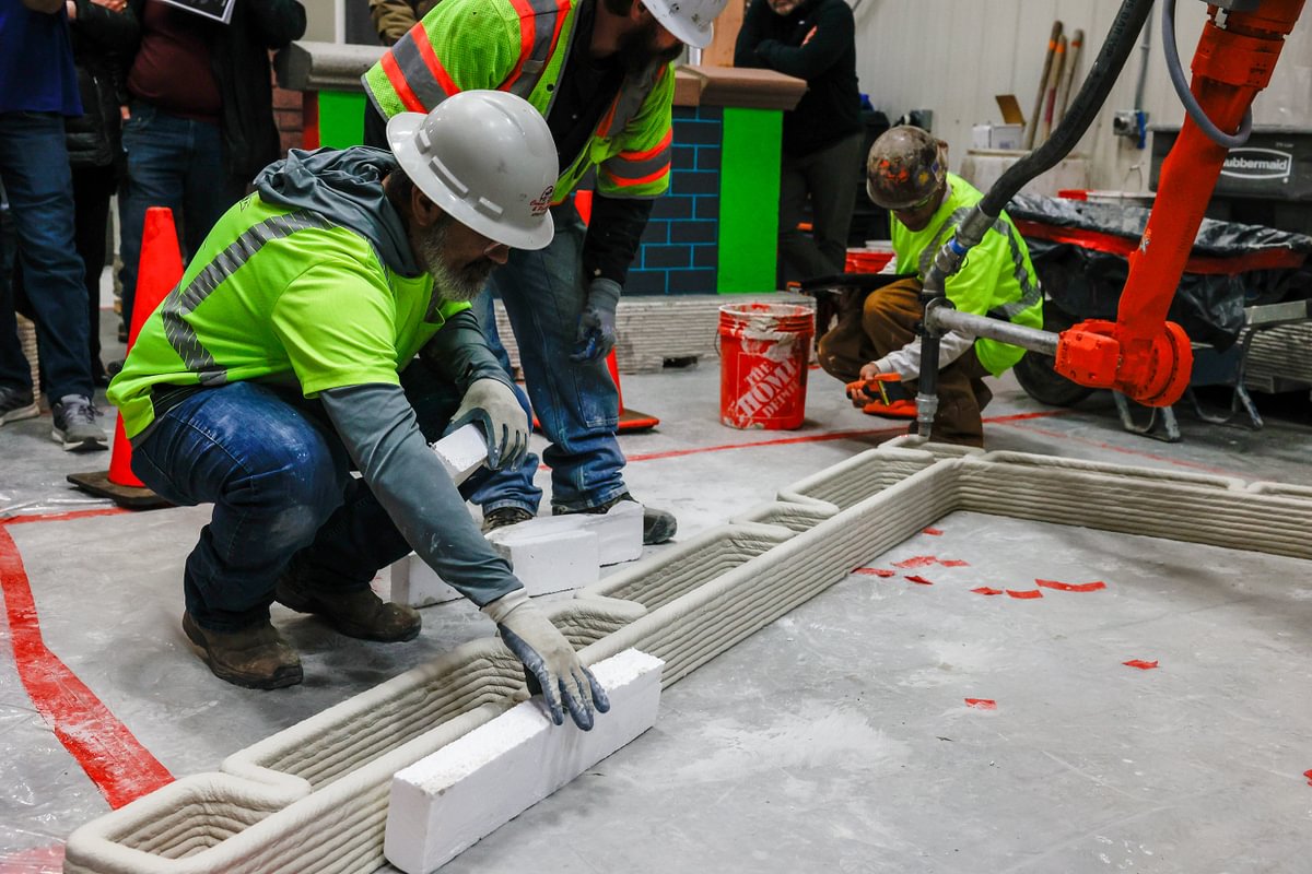 250226-3D-CONCRETE-PRINTING-DEMONSTRATION-KLB-1068 - Medium.jpg